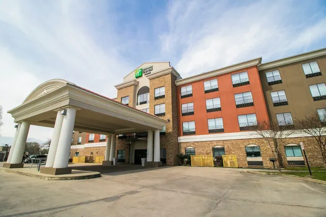 Photo 1 - Holiday Inn Express Hotel & Suites, a Baton Rouge-Port Allen by IHG