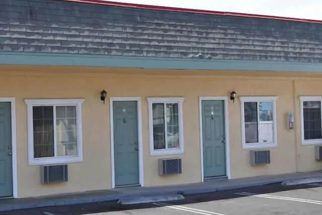 Photo 1 - Palace Inn Oxnard