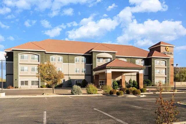 Photo 1 - La Quinta Inn & Suites by Wyndham Tucumcari