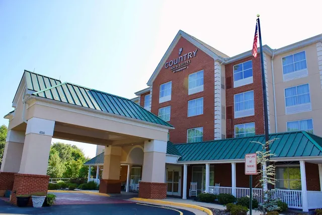 Photo 1 - Country Inn & Suites by Radisson, Fredericksburg, VA