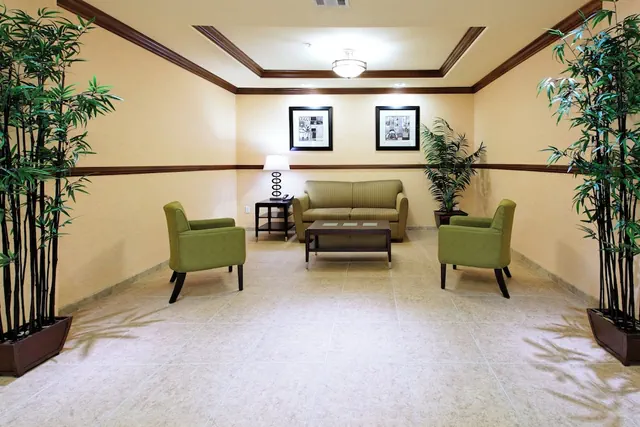 Photo 1 - Holiday Inn Express Hotel & Suites FRESNO NORTHWEST-HERNDON by IHG