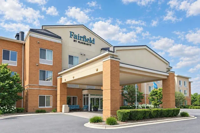 Photo 1 - Fairfield Inn & Suites by Marriott Milwaukee Airport