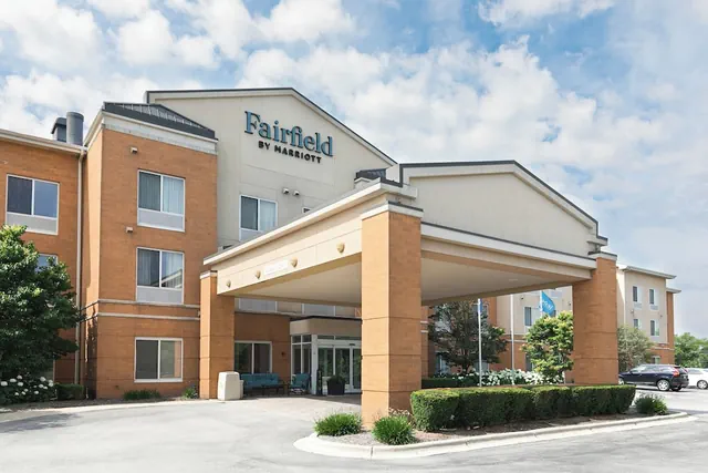 Photo 1 - Fairfield Inn & Suites by Marriott Milwaukee Airport