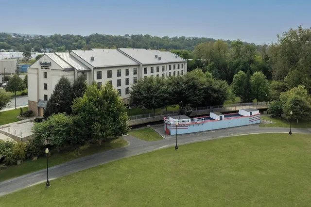 Photo 1 - Fairfield Inn & Suites by Marriott Cumberland