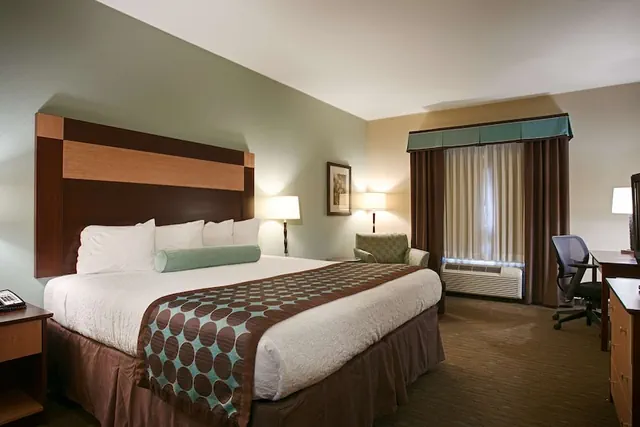 Photo 1 - Best Western Plus Texarkana Inn & Suites