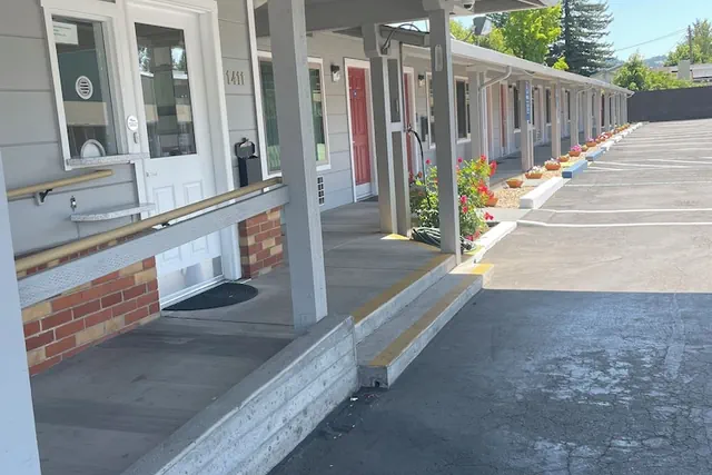 Photo 1 - Lark Motel