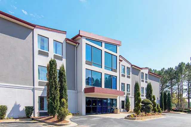 Photo 1 - Red Roof Inn Locust Grove