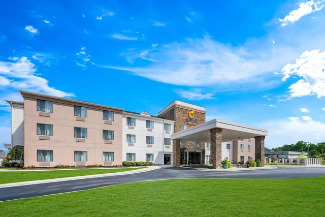 Photo 1 - Comfort Suites Cullman I-65 Exit 310