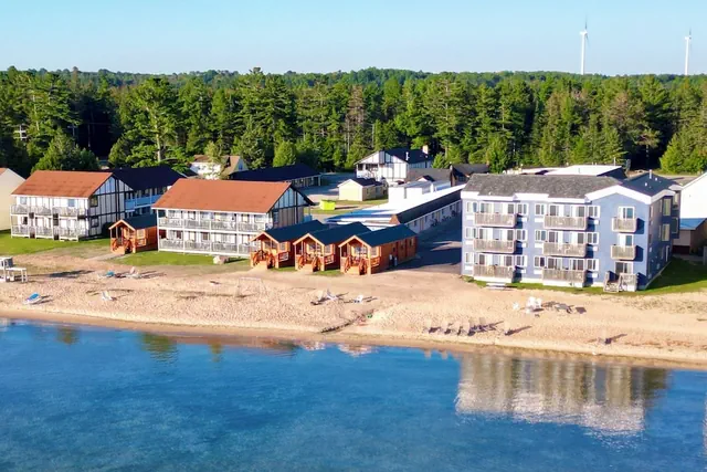 Photo 1 - Waterfront Inn - Mackinaw City