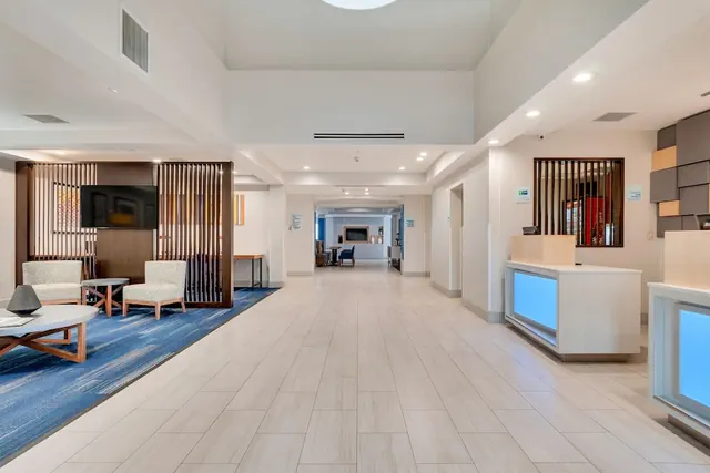 Photo 1 - Holiday Inn Express & Suites, Lake Elsinore by IHG