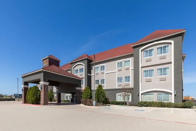 Photo 1 - La Quinta Inn & Suites by Wyndham Kyle - Austin South