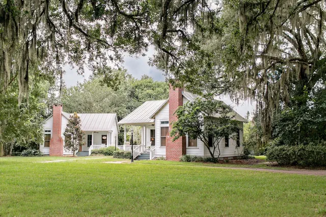 Photo 1 - Ball House and Cottages