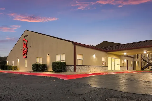 Photo 1 - Red Roof Inn Temple
