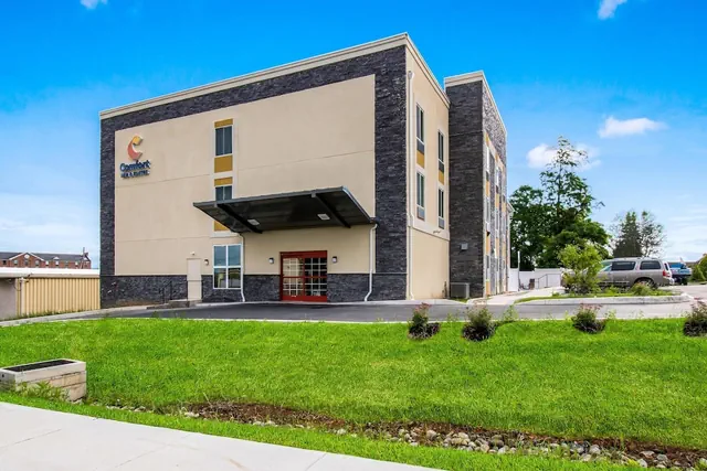 Photo 1 - Comfort Inn & Suites Harrisburg - Hershey West