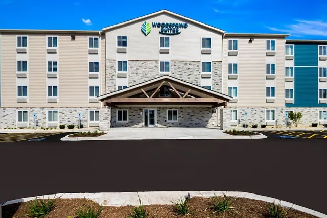 Photo 1 - WoodSpring Suites Chicago Addison