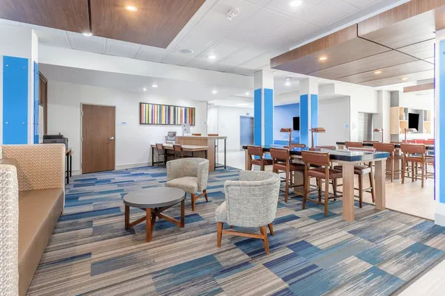 Photo 1 - Holiday Inn Express & Suites Kearney by IHG