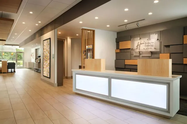 Photo 1 - Holiday Inn Express & Suites Warsaw - E Center by IHG