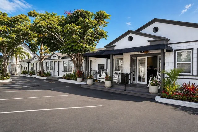 Photo 1 - Coronado Inn