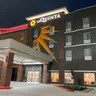 Photo 1 - La Quinta Inn & Suites by Wyndham Sulphur (Lake Charles)